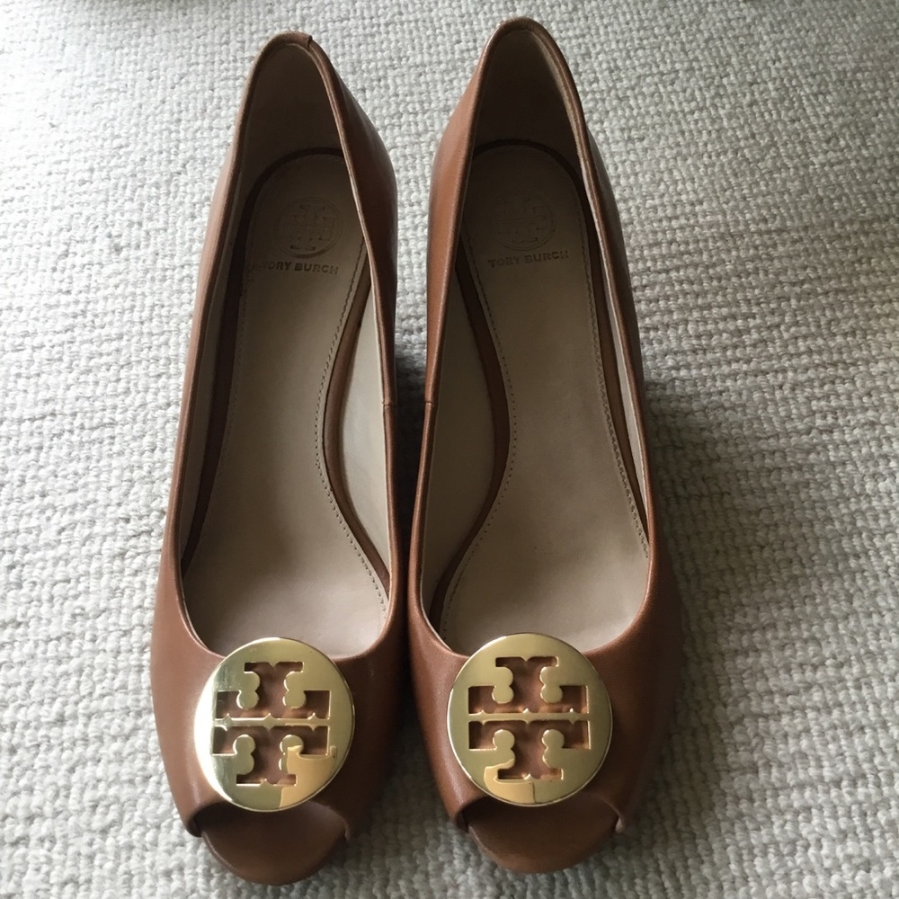 Tory Burch Tan Leather Peep-Toe Flats with Gold Logo Medallion